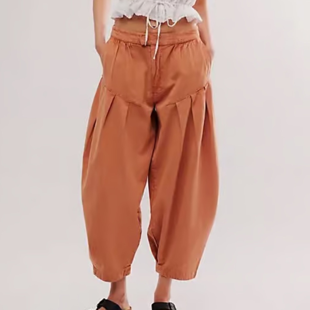 NWOT Free People Sarina Pleated Trousers
